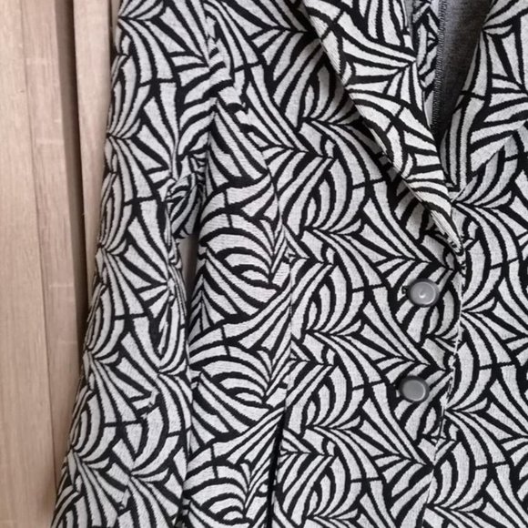 LADIES JACKET BLACK/GREY Sz 12 - Picture 2 of 3